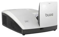 BenQ MH856UST+ / Projektor / Full HD 1920×1080 / 3500 ANSI lm / Ultra Short Throw / 2× HDMI / Ethernet (MH856UST+)
