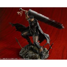 Soška Medicos Entertainment Berserk - Guts Black Swordsman 26 cm
