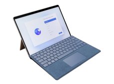 Notebook Microsoft Surface Pro 9 13 palců / Intel Core i5-1235U 1.30 GHz / 8 GB / 256 GB NVMe SSD / Stříbrná